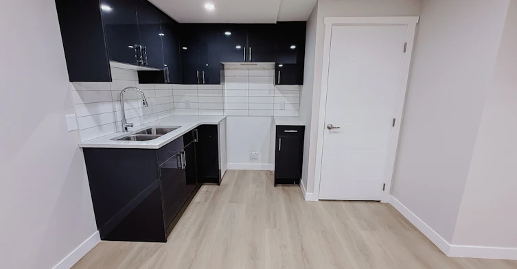 Lower-612 56 Avenue Southwest, Calgary, AB, T2V 0G8 - 3
