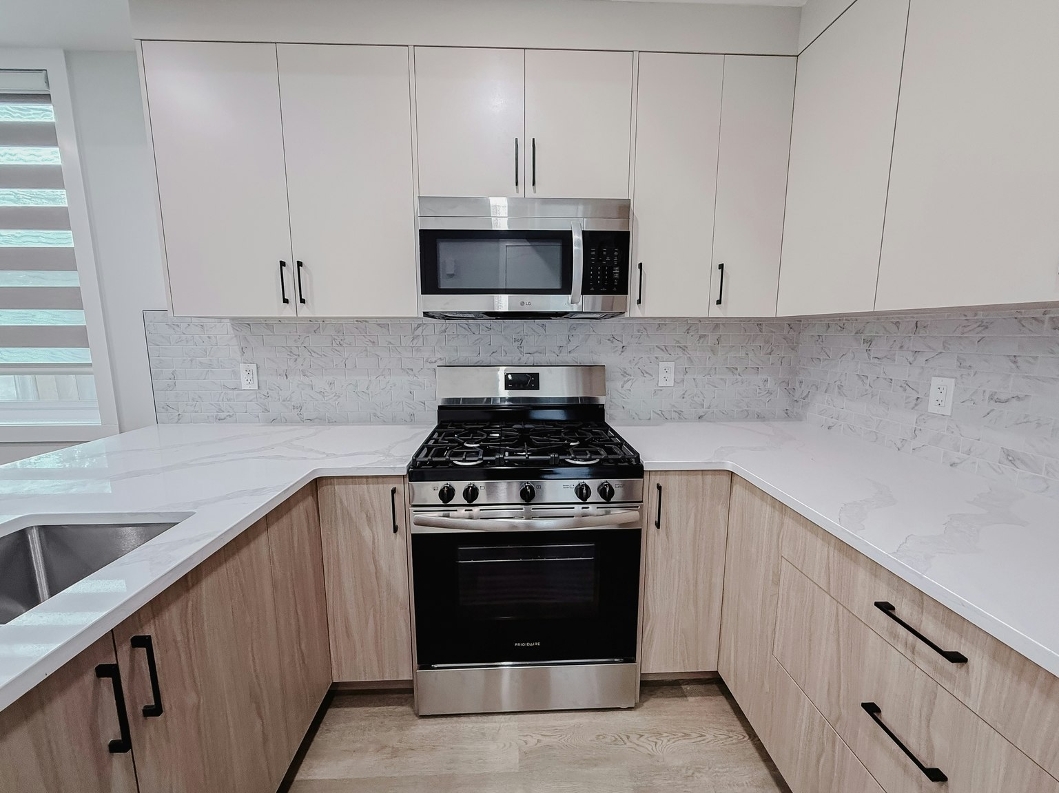 3920 77 Street, Calgary, AB, T3B 2N5 - 3