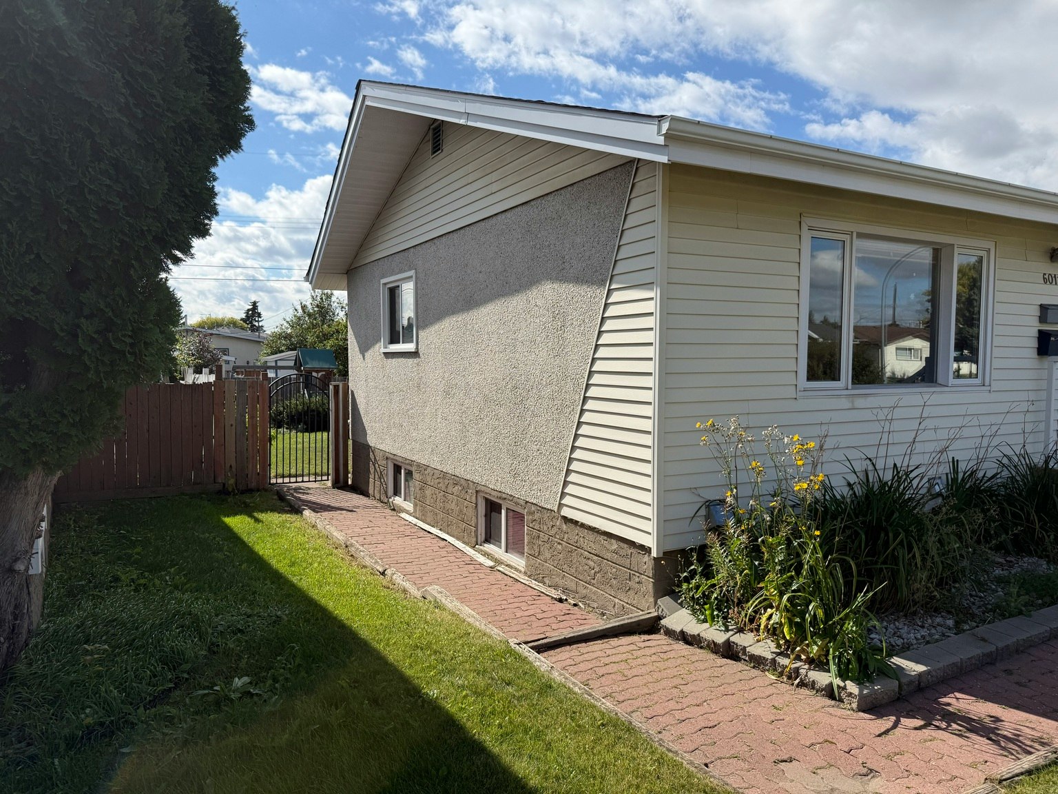 6011 131a Avenue Nw, Edmonton, AB, T5A 0H8 - 2