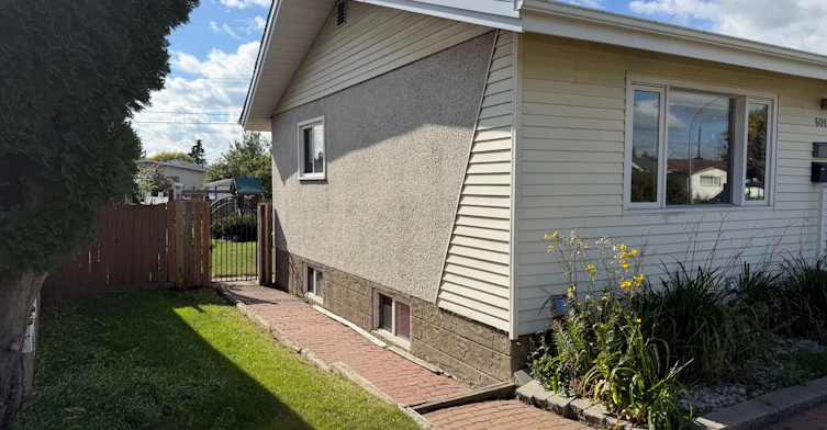 6011 131a Avenue Nw, Edmonton, AB, T5A 0H8 - 2