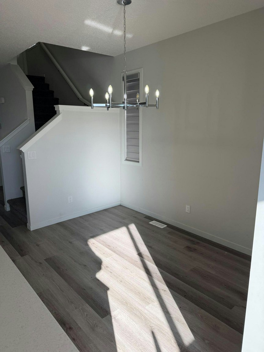 160 Edith Place Northwest, Calgary, AB, T3R 2E2 - 5
