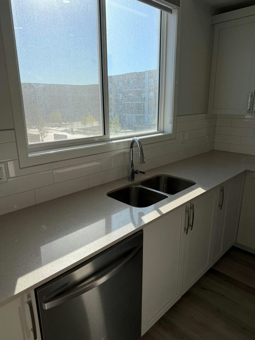 160 Edith Place Northwest, Calgary, AB, T3R 2E2 - 4