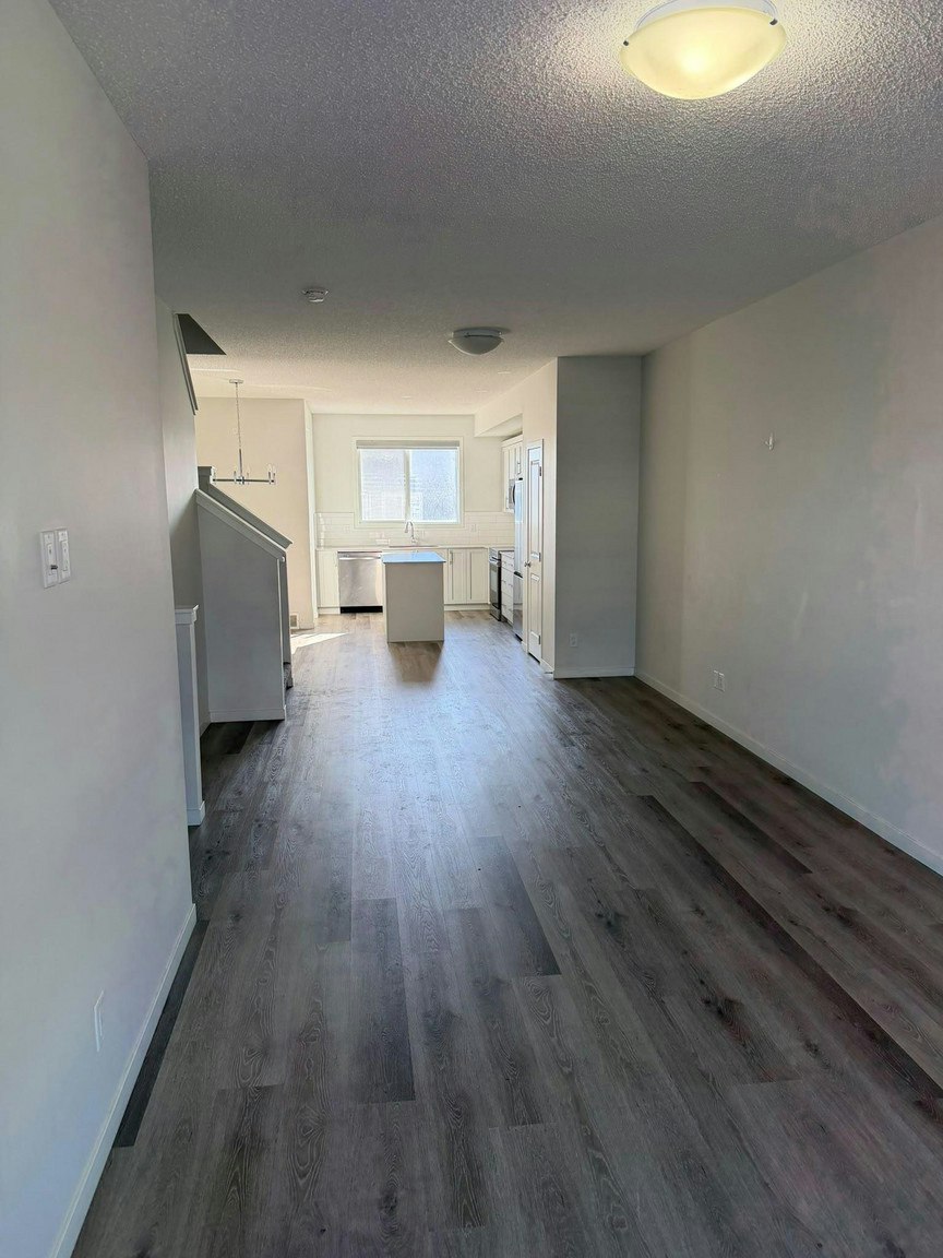 160 Edith Place Northwest, Calgary, AB, T3R 2E2 - 2