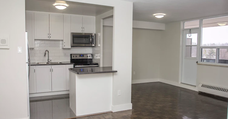 1205-H-2250 Homelands Drive, Mississauga, ON, L5K 1K1 - 2