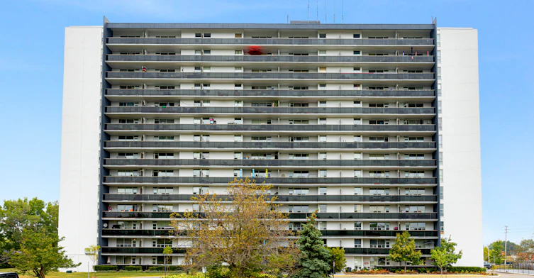 0812-H-2250 Homelands Drive, Mississauga, ON, L5K 1G8 - 2