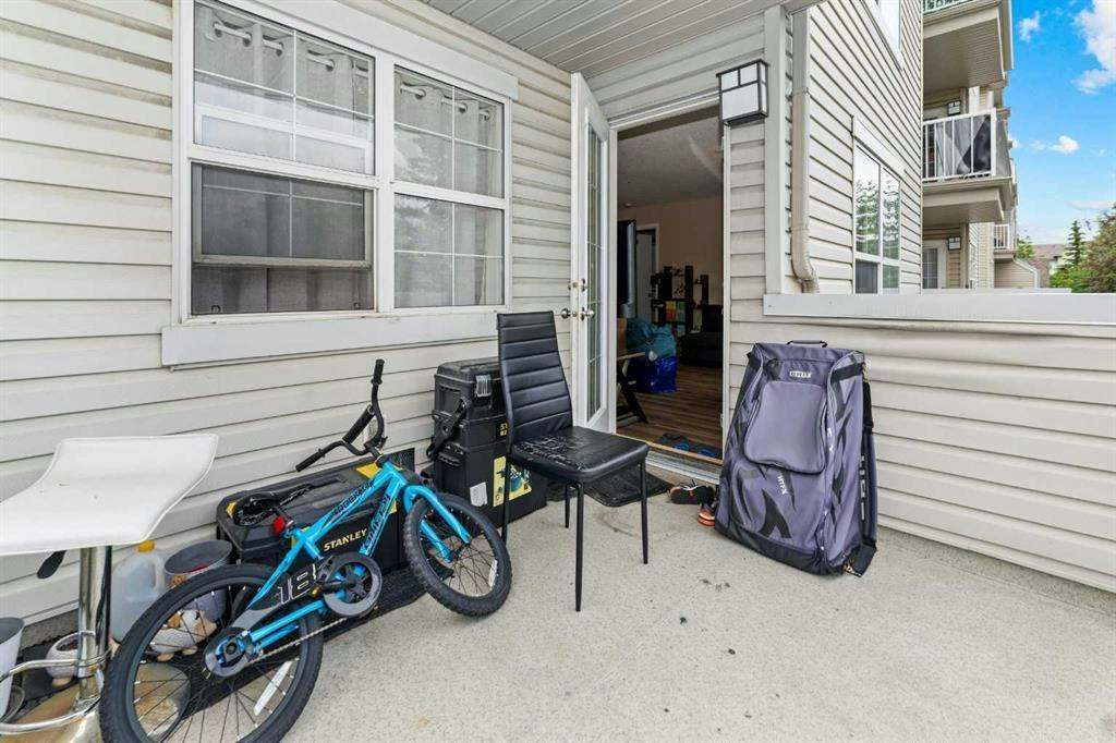 2000 Applevillage Court Southeast, Calgary, AB, T2A 7Z4 - 12