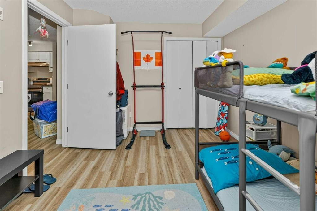 2000 Applevillage Court Southeast, Calgary, AB, T2A 7Z4 - 7