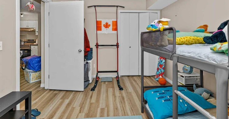 2000 Applevillage Court Southeast, Calgary, AB, T2A 7Z4 - 7