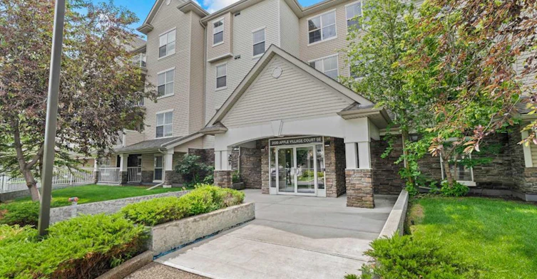 2000 Applevillage Court Southeast, Calgary, AB, T2A 7Z4