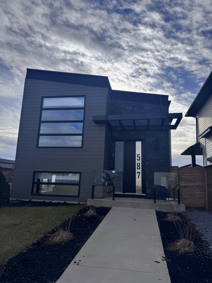 A-587 Kloppenburg Crescent, Saskatoon, SK, S7S 1N1