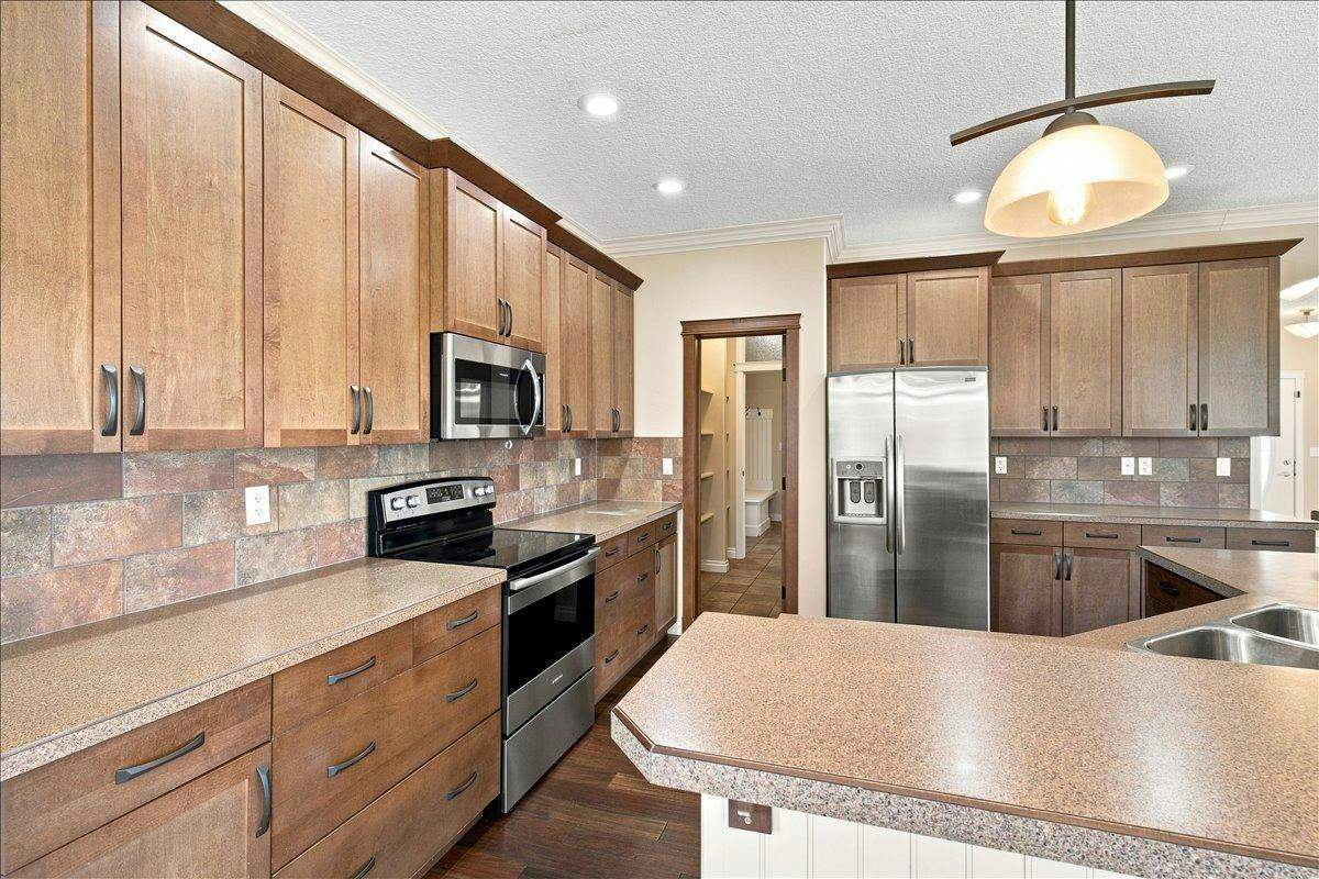 9335 Lakeshore Court, Grande Prairie, AB, T8X 1S4 - 10