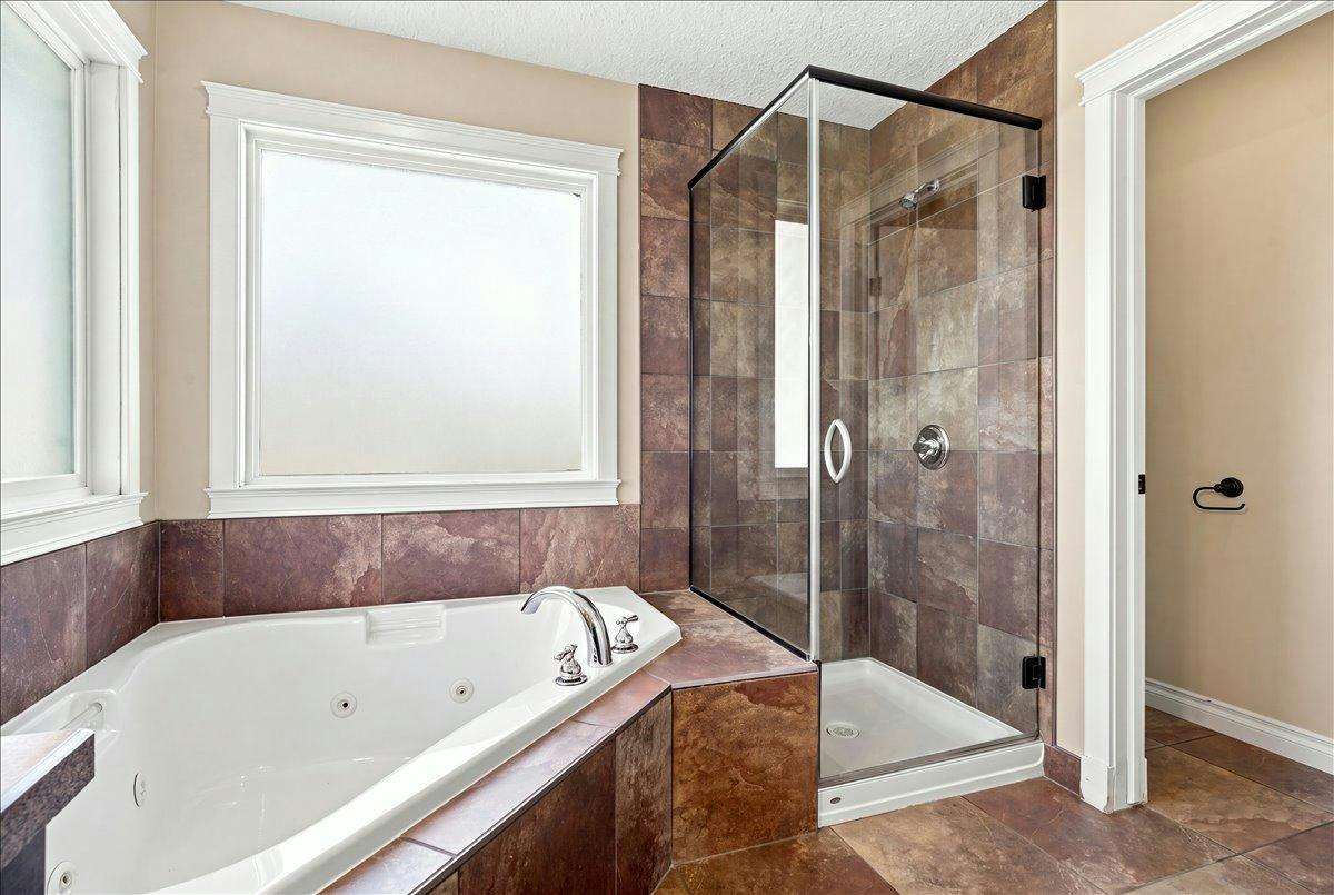 9335 Lakeshore Court, Grande Prairie, AB, T8X 1S4 - 13