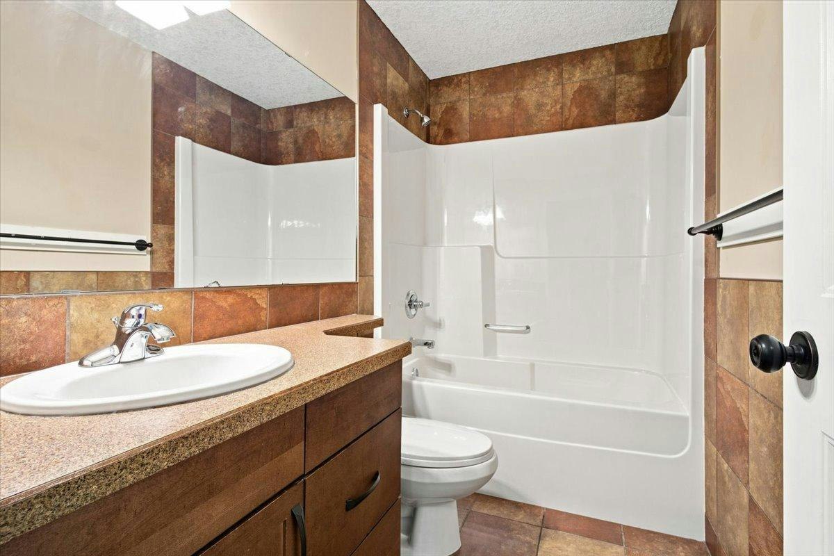 9335 Lakeshore Court, Grande Prairie, AB, T8X 1S4 - 25
