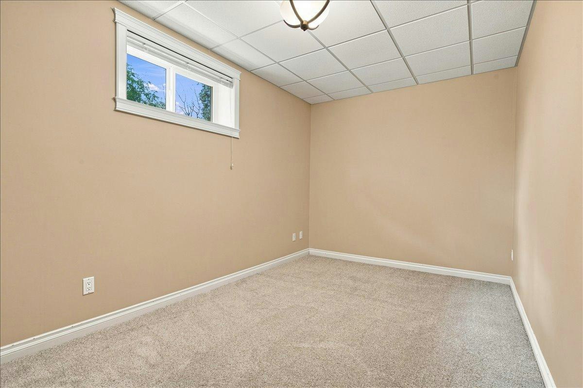 9335 Lakeshore Court, Grande Prairie, AB, T8X 1S4 - 26