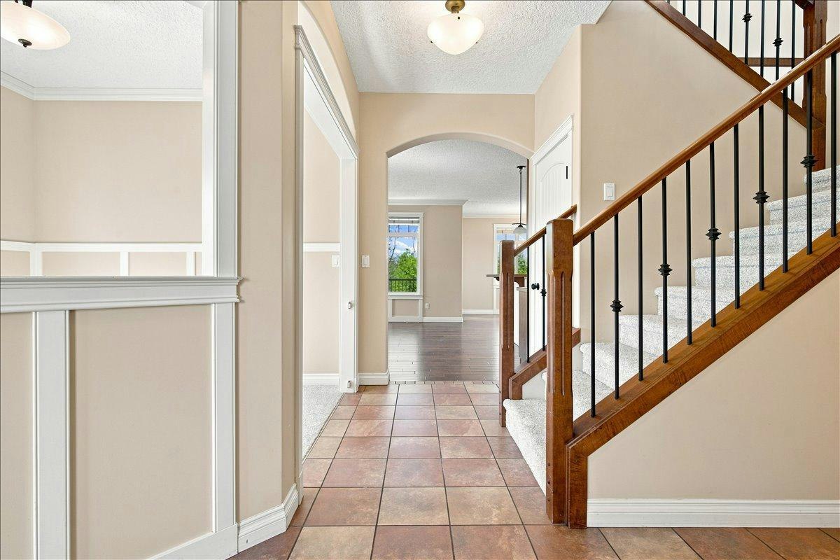 9335 Lakeshore Court, Grande Prairie, AB, T8X 1S4 - 3