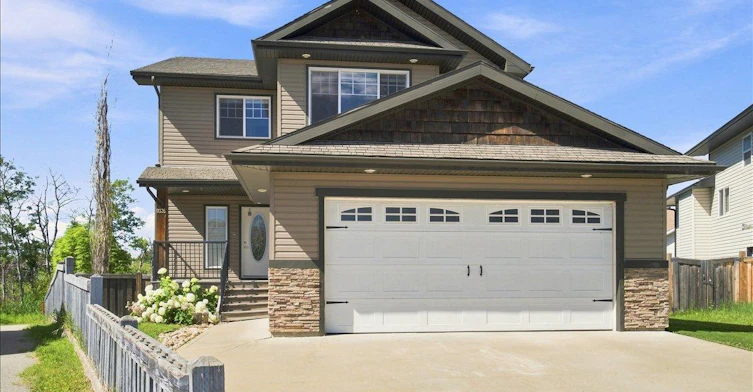 9335 Lakeshore Court, Grande Prairie, AB, T8X 1S4