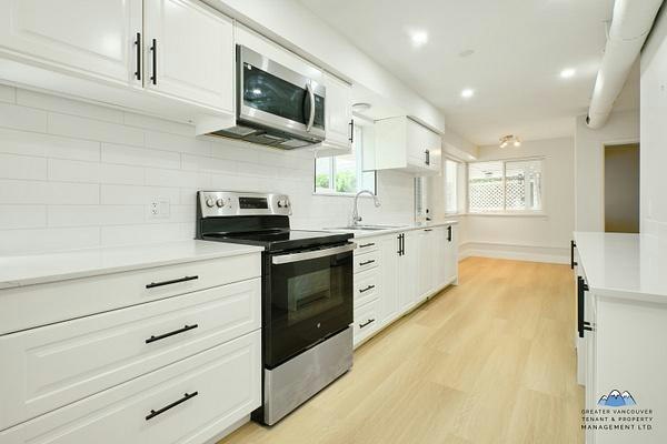3089 Starlight Way, Coquitlam, BC, V3C 3P9 - 2