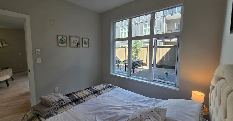 6283 Kingsway, Burnaby, BC, V5J 0H3 - 6