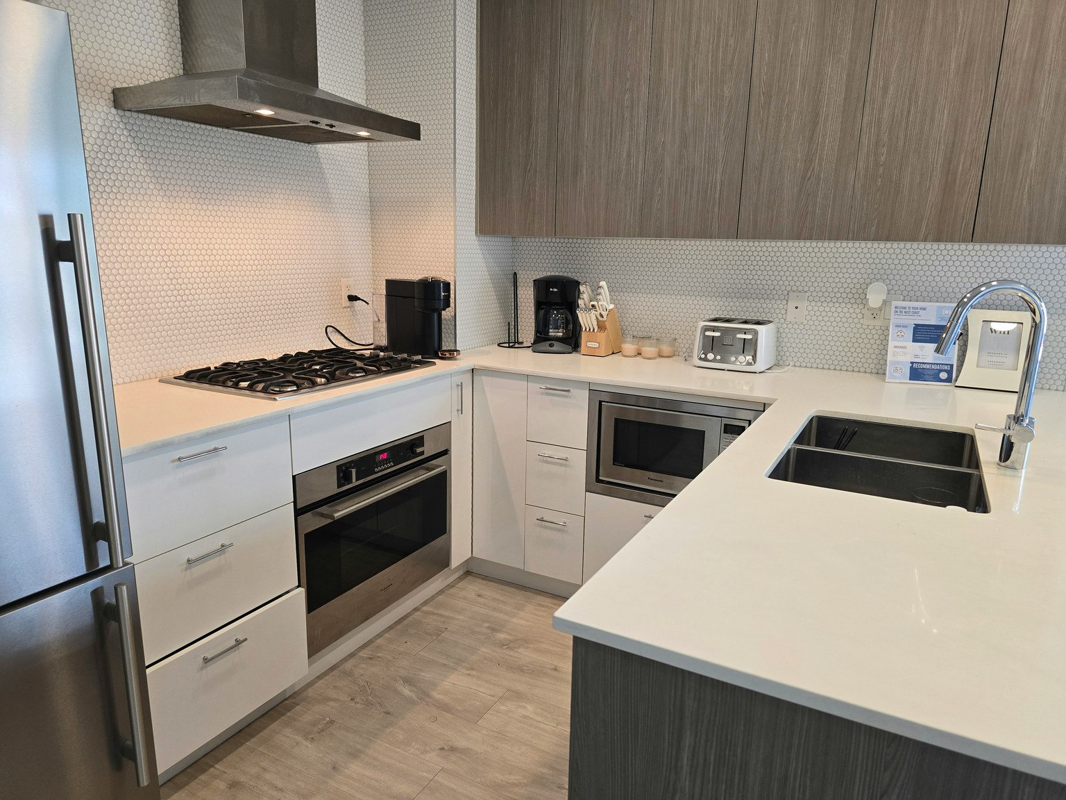 6283 Kingsway, Burnaby, BC, V5J 0H3 - 12