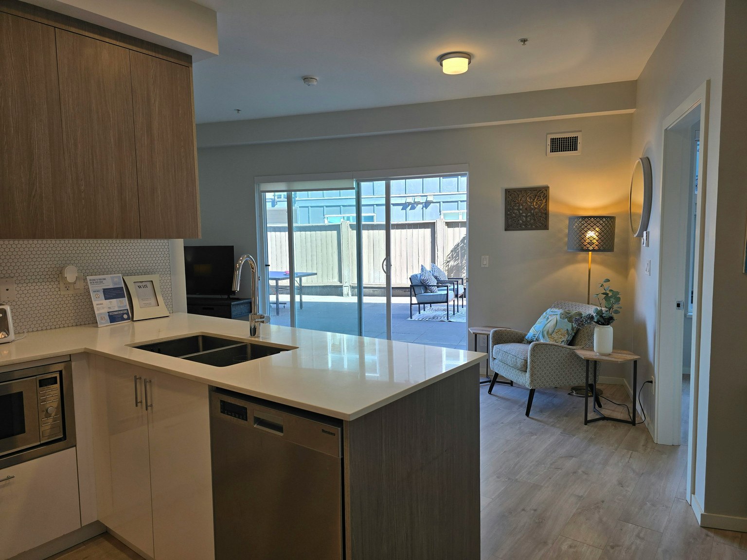 6283 Kingsway, Burnaby, BC, V5J 0H3 - 11