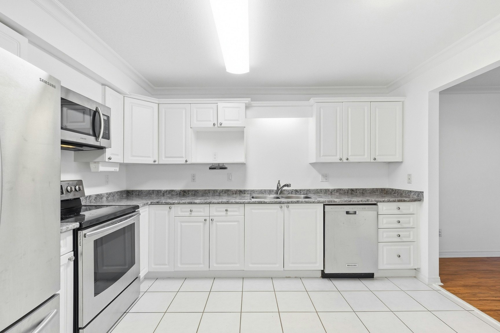 15558 16a Avenue, Surrey, BC, V4A 1T2 - 10