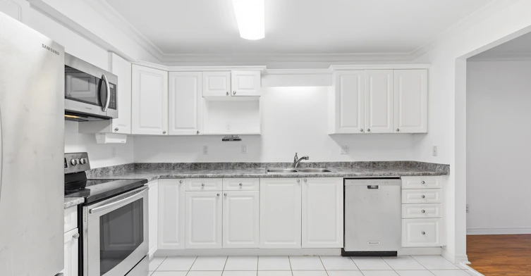 15558 16a Avenue, Surrey, BC, V4A 1T2 - 10