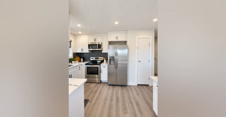 67 Henry Avenue Northwest, Edmonton, AB, T5A 2X6 - 8
