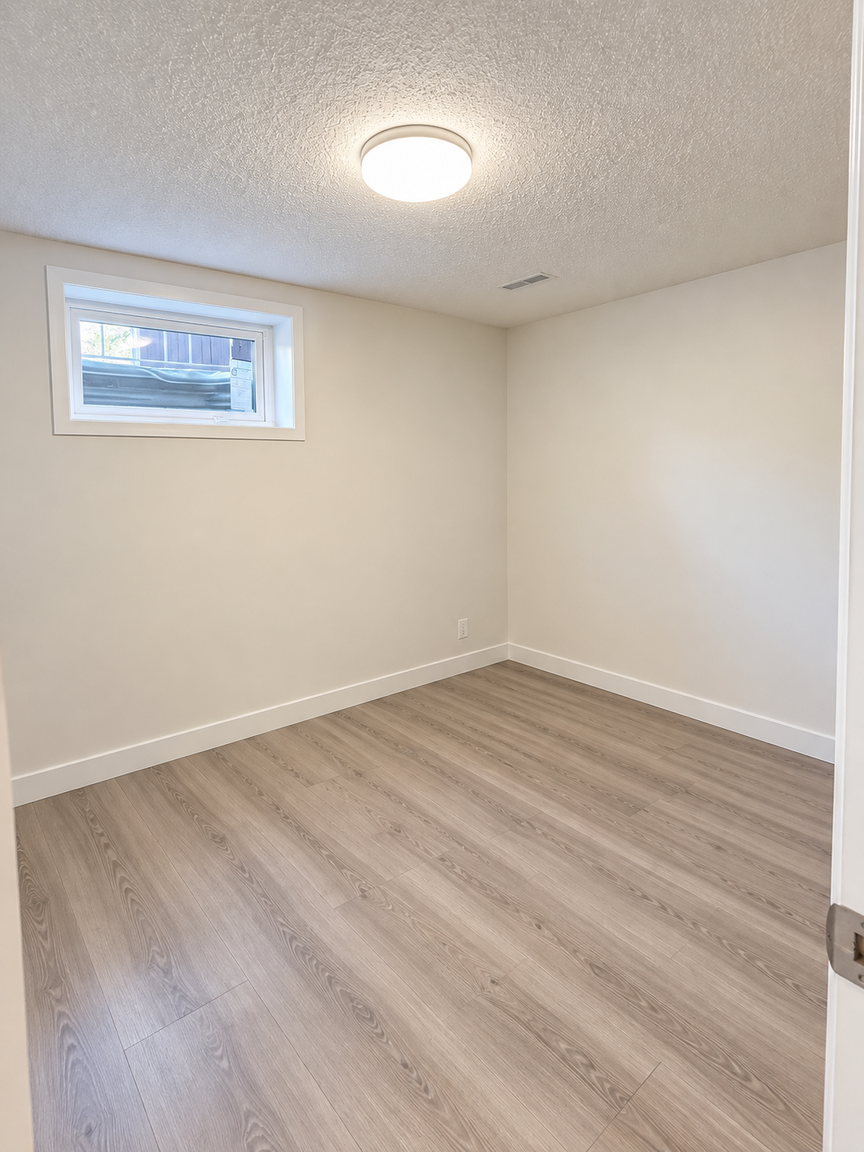 67 Henry Avenue Northwest, Edmonton, AB, T5A 2X6 - 18