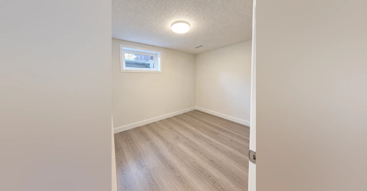 67 Henry Avenue Northwest, Edmonton, AB, T5A 2X6 - 18