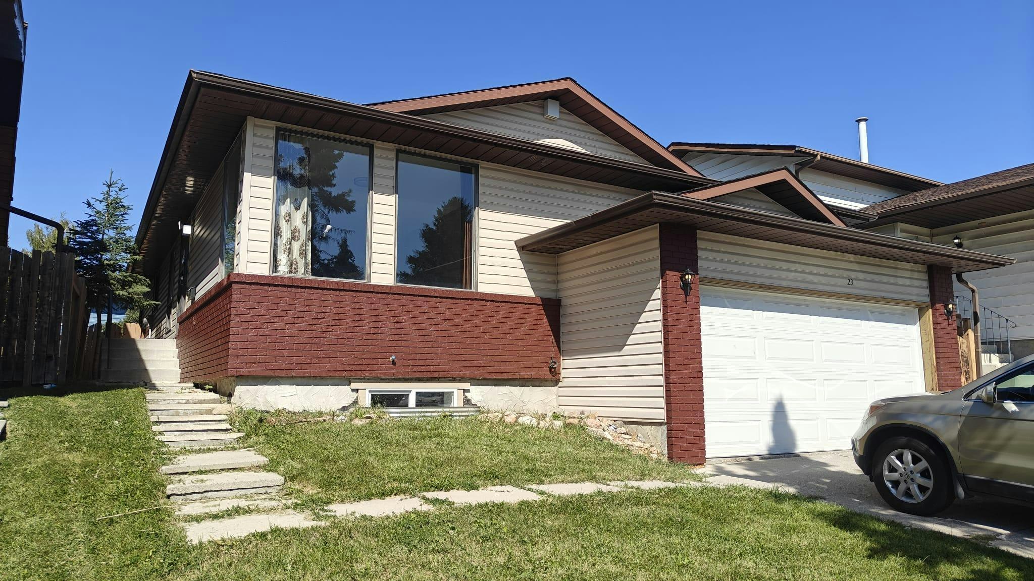 23 Millbank Court Southwest, Calgary, AB, T2Y 2C8