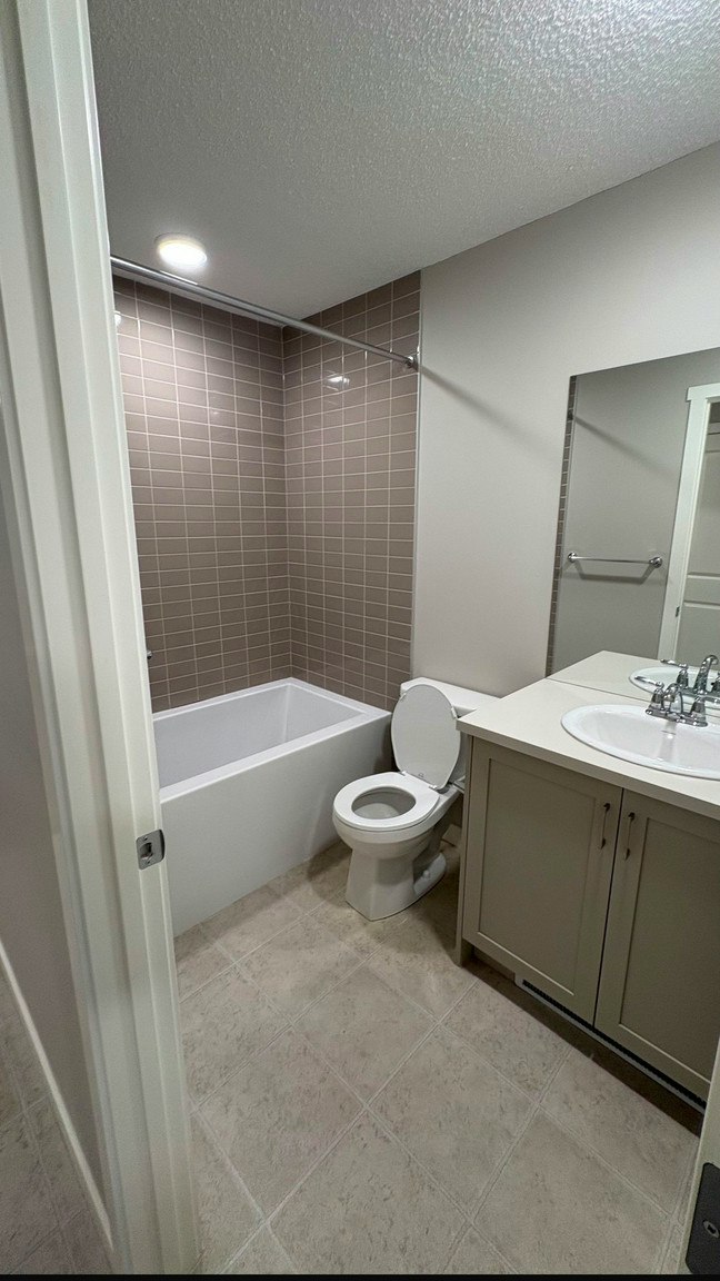 53 Herron Mews, Calgary, AB, T3P 1Y1 - 4