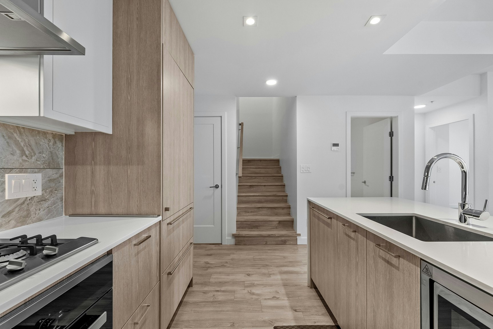 2288 Alpha Avenue, Burnaby, BC, V5C 0L9 - 8