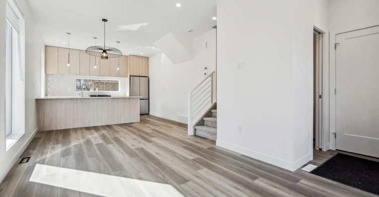 7803 77 Street Northwest, Edmonton, AB, T6C 0M9 - 3