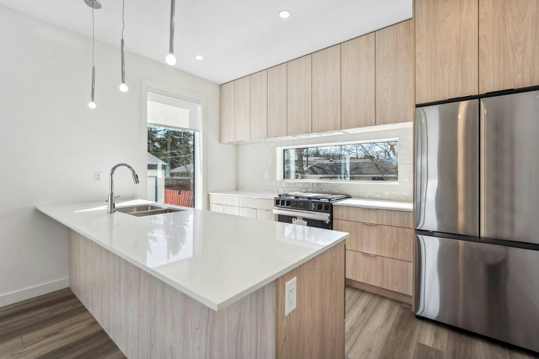 7803 77 Street Northwest, Edmonton, AB, T6C 0M9 - 5