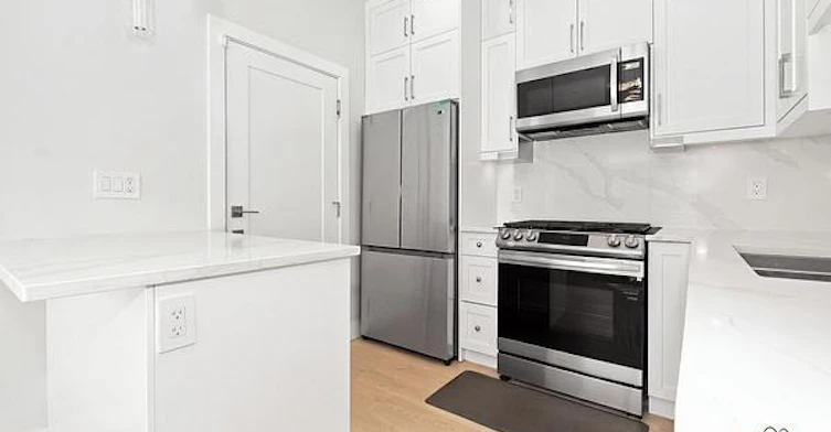 2293 Galt Street, Vancouver, BC, V5N 0G2 - 2