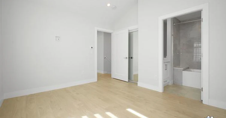 2293 Galt Street, Vancouver, BC, V5N 0G2 - 9