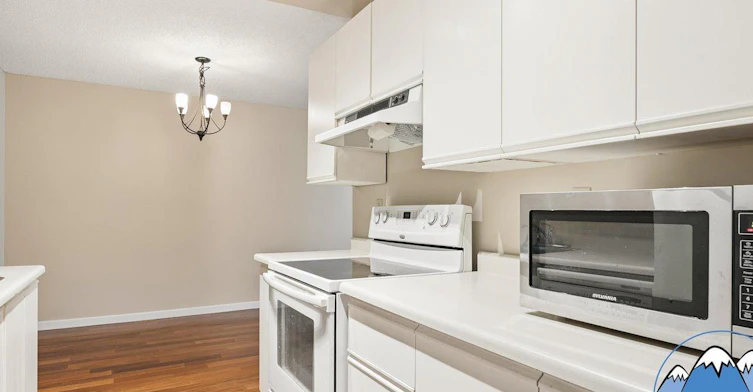 7591 Moffatt Road, Richmond, BC, V6Y 3N2 - 9
