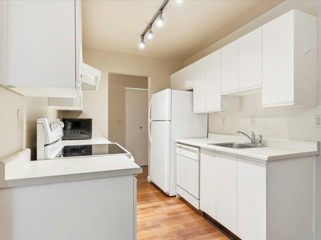 7591 Moffatt Road, Richmond, BC, V6Y 3N2 - 8