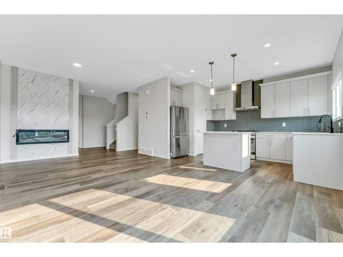 17536 49 Street Northwest, Edmonton, AB, T5Y 4C6 - 8