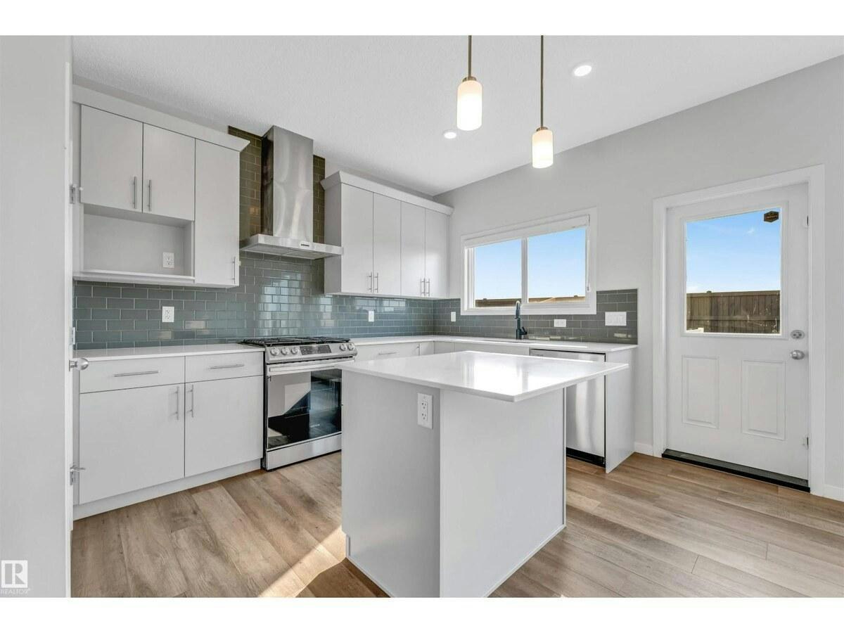 17536 49 Street Northwest, Edmonton, AB, T5Y 4C6 - 6