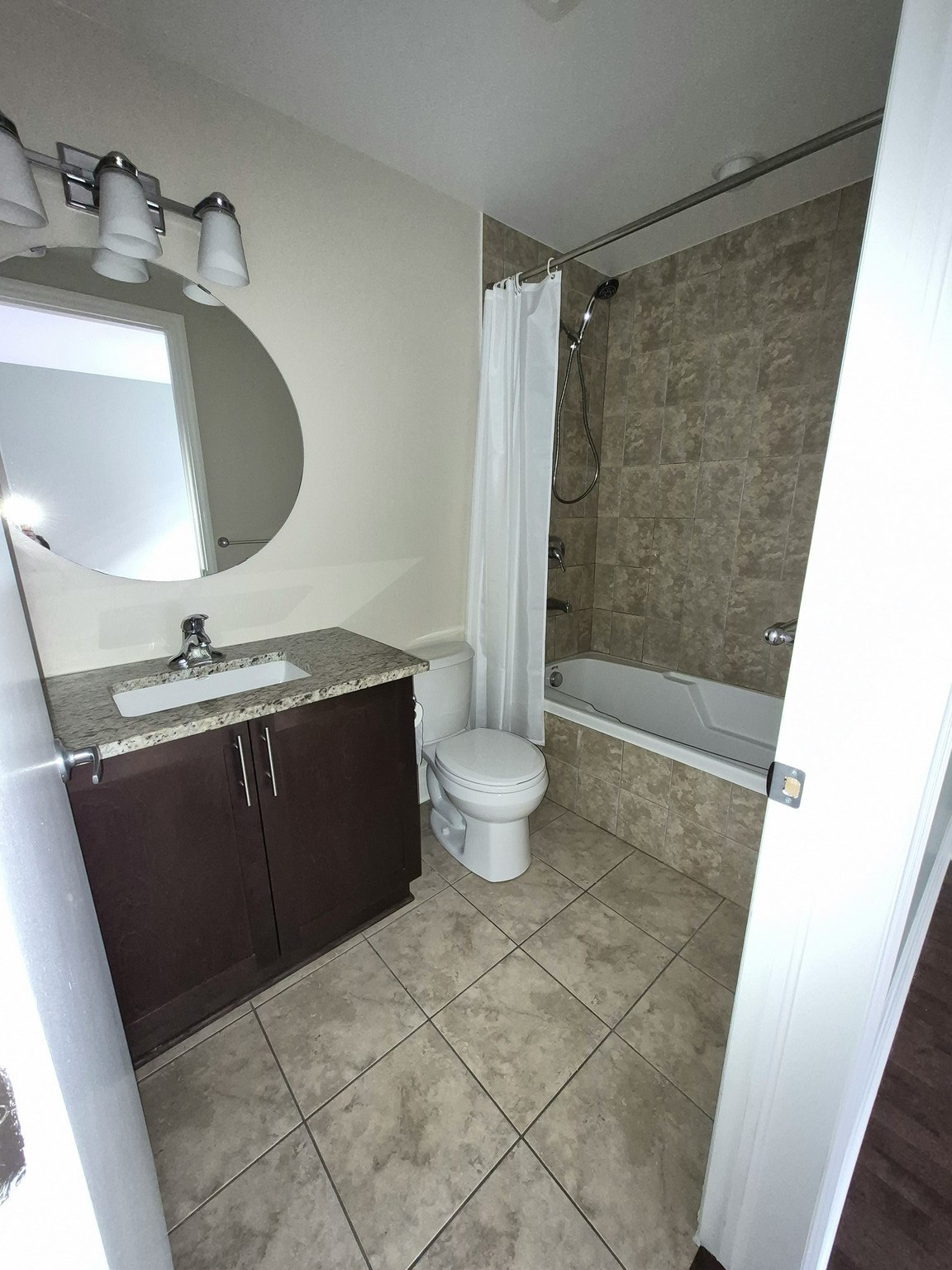 205-808 Bronson Avenue, Ottawa, ON, K1S 5A4 - 5