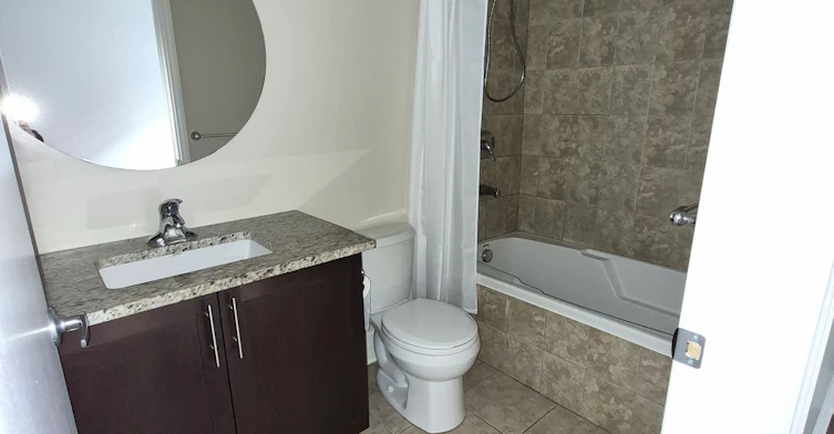 205-808 Bronson Avenue, Ottawa, ON, K1S 5A4 - 5