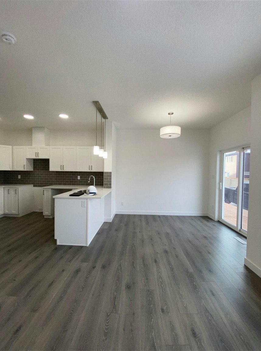 2710 66 Street Southwest, Edmonton, AB, T6X 3H4 - 7