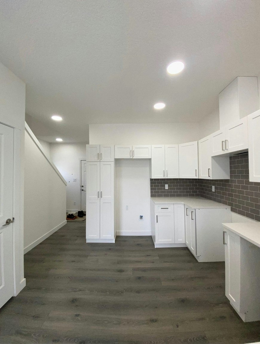 2710 66 Street Southwest, Edmonton, AB, T6X 3H4 - 3