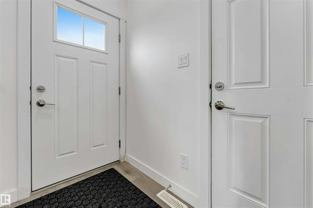 2710 66 Street Southwest, Edmonton, AB, T6X 3H4 - 37