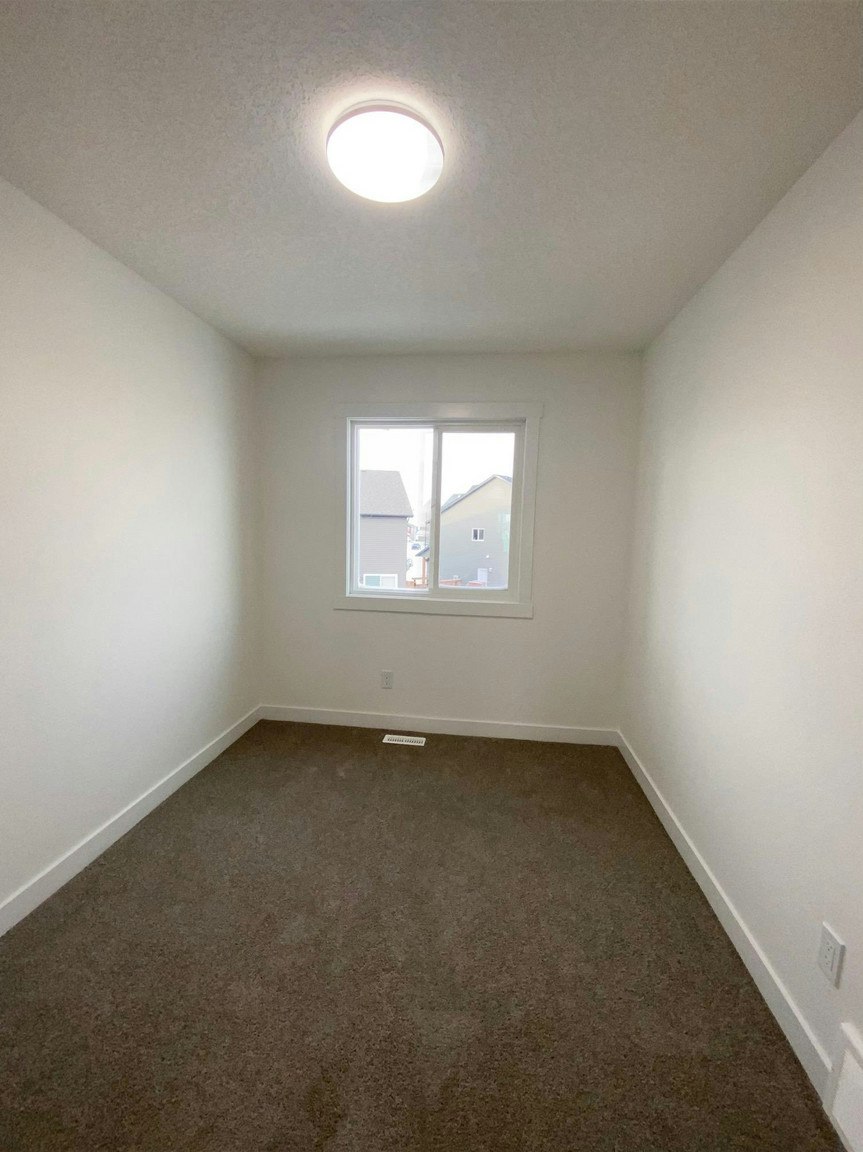 2710 66 Street Southwest, Edmonton, AB, T6X 3H4 - 26