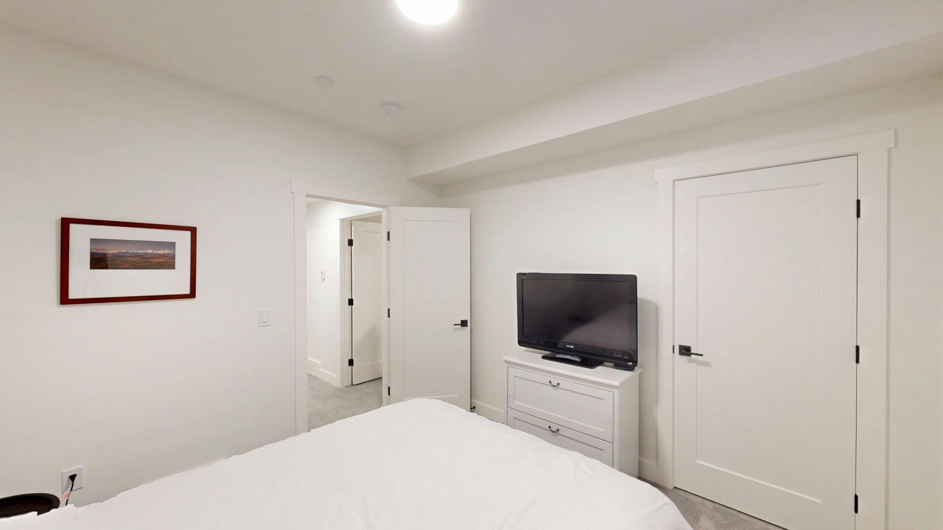 905 21 Avenue NW, Calgary, AB, T2M 1K7 - 16