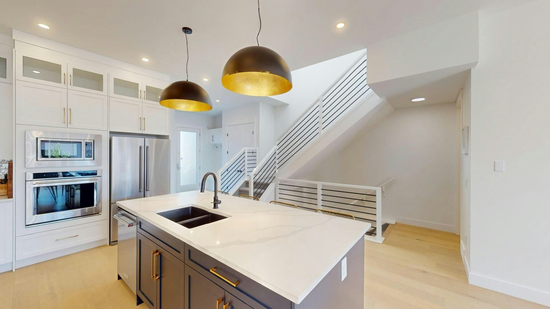 905 21 Avenue NW, Calgary, AB, T2M 1K7 - 3