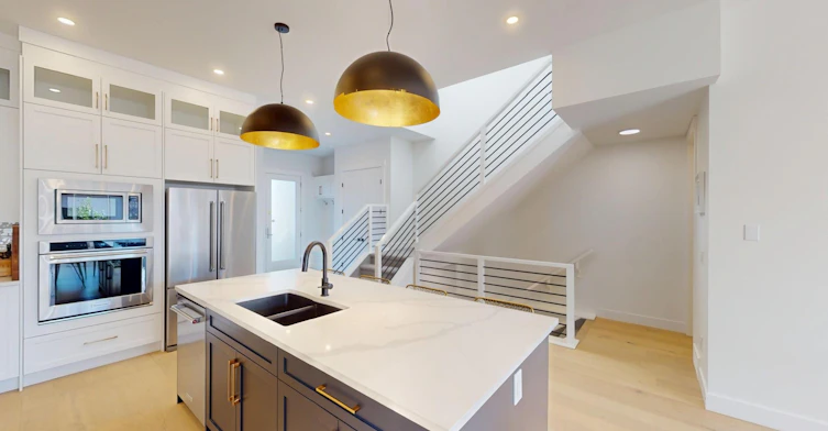 905 21 Avenue NW, Calgary, AB, T2M 1K7 - 3