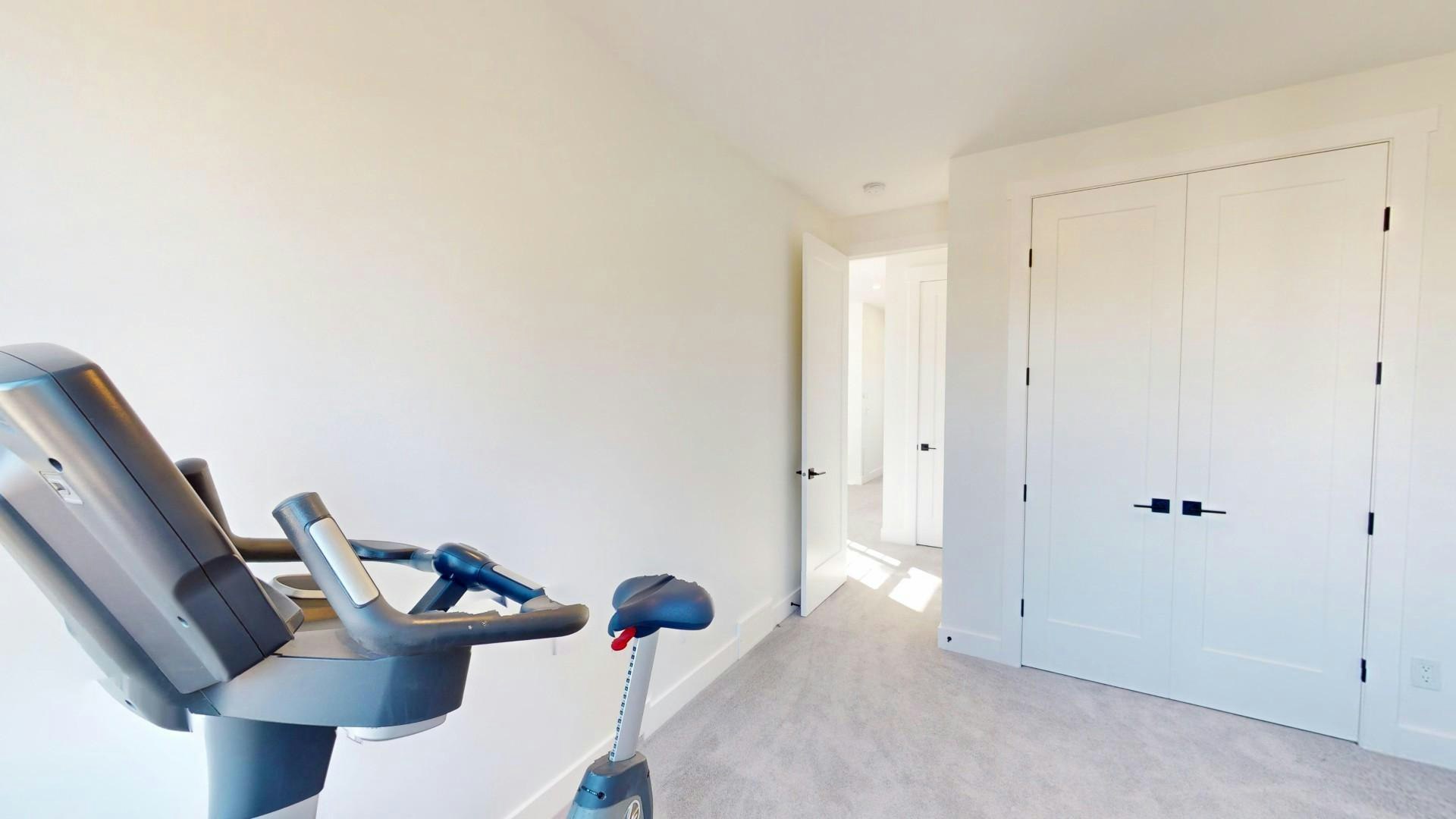 905 21 Avenue NW, Calgary, AB, T2M 1K7 - 21